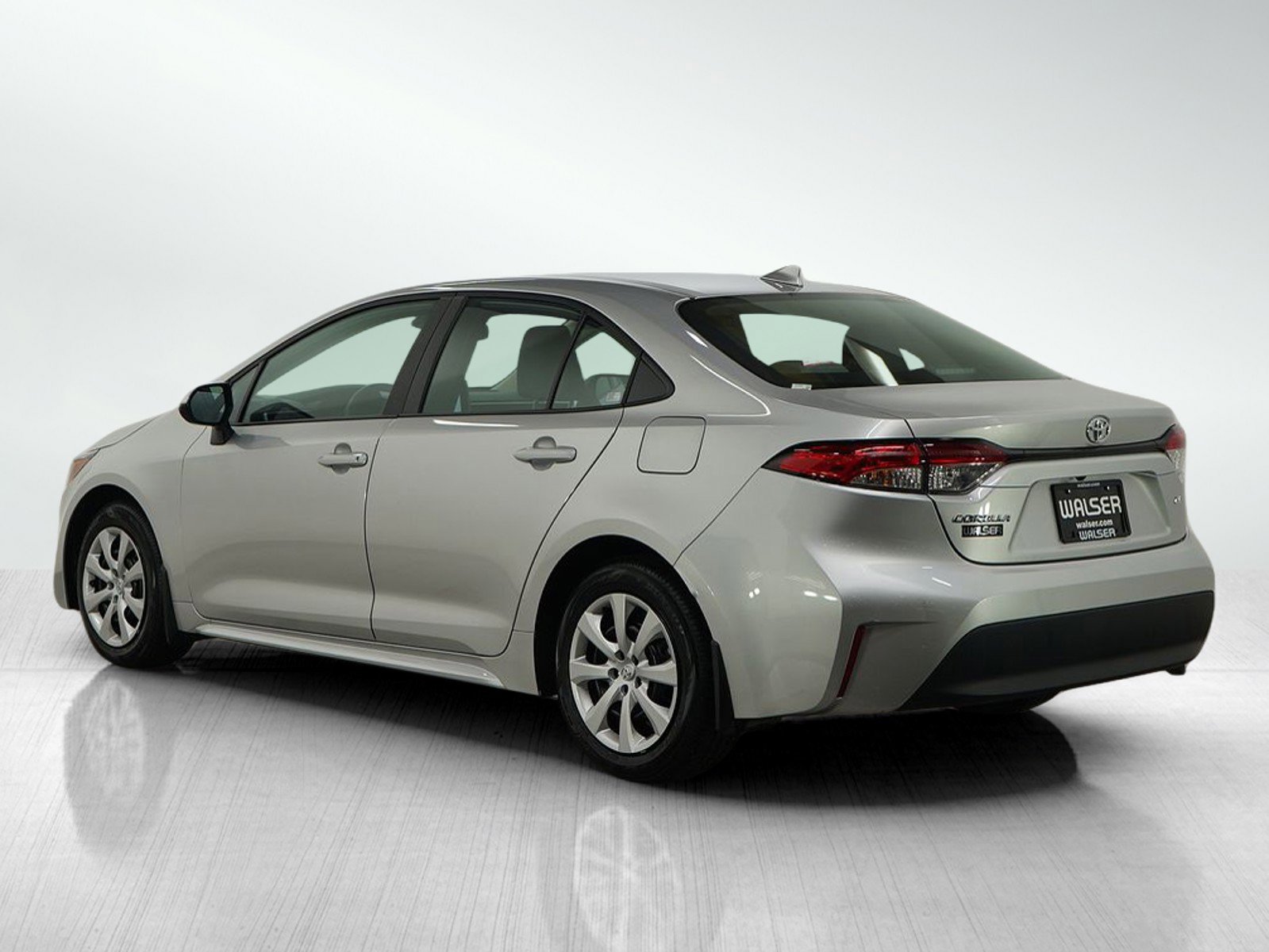 Used 2025 Toyota Corolla LE image 3