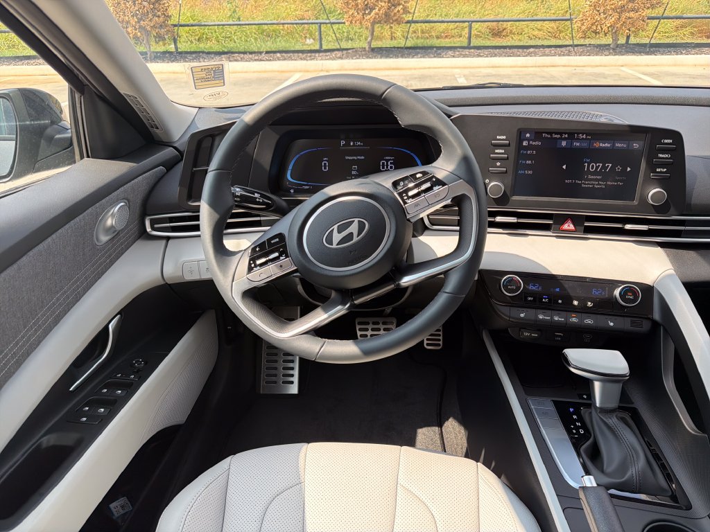 New 2026 Hyundai Elantra SEL Sport FWD image 21