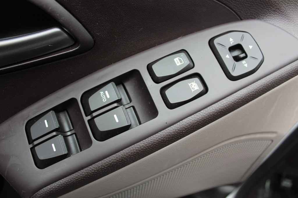 Used 2015 Hyundai Tucson GLS image 11