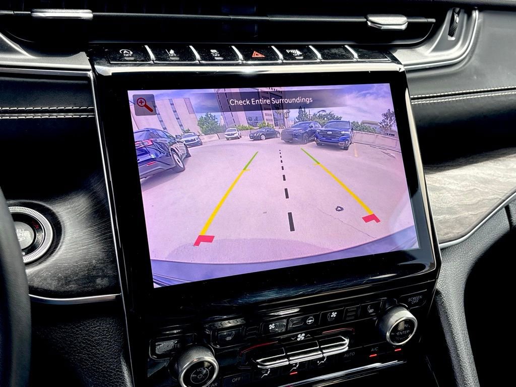 Used 2022 Jeep Grand Cherokee Overland w/ Luxury Tech Group IV AWD/4WD image 25