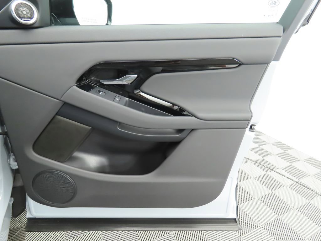 Used 2025 Land Rover Range Rover Evoque S image 25