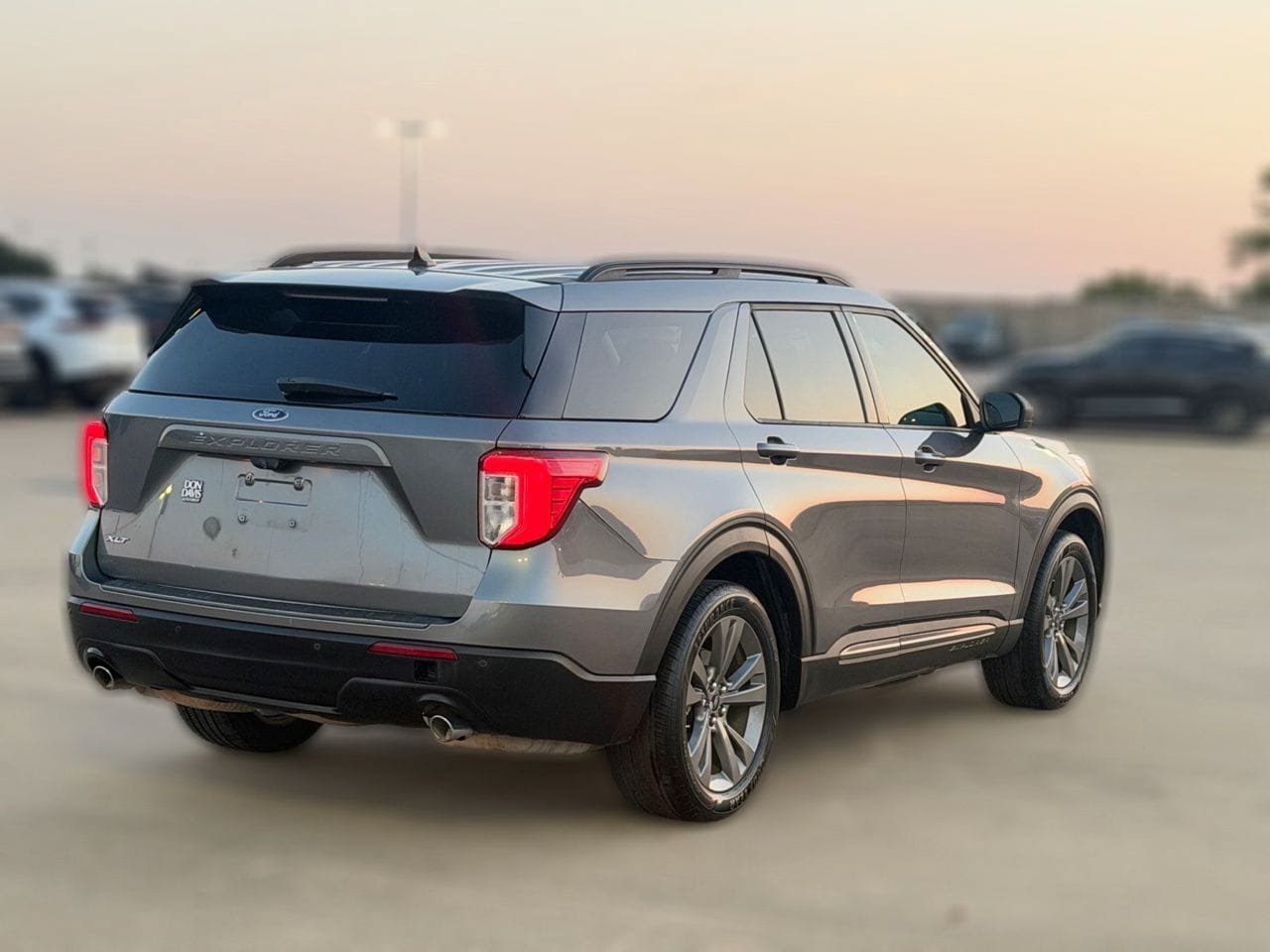 Used 2021 Ford Explorer XLT w/ Equipment Group 202A RWD image 5
