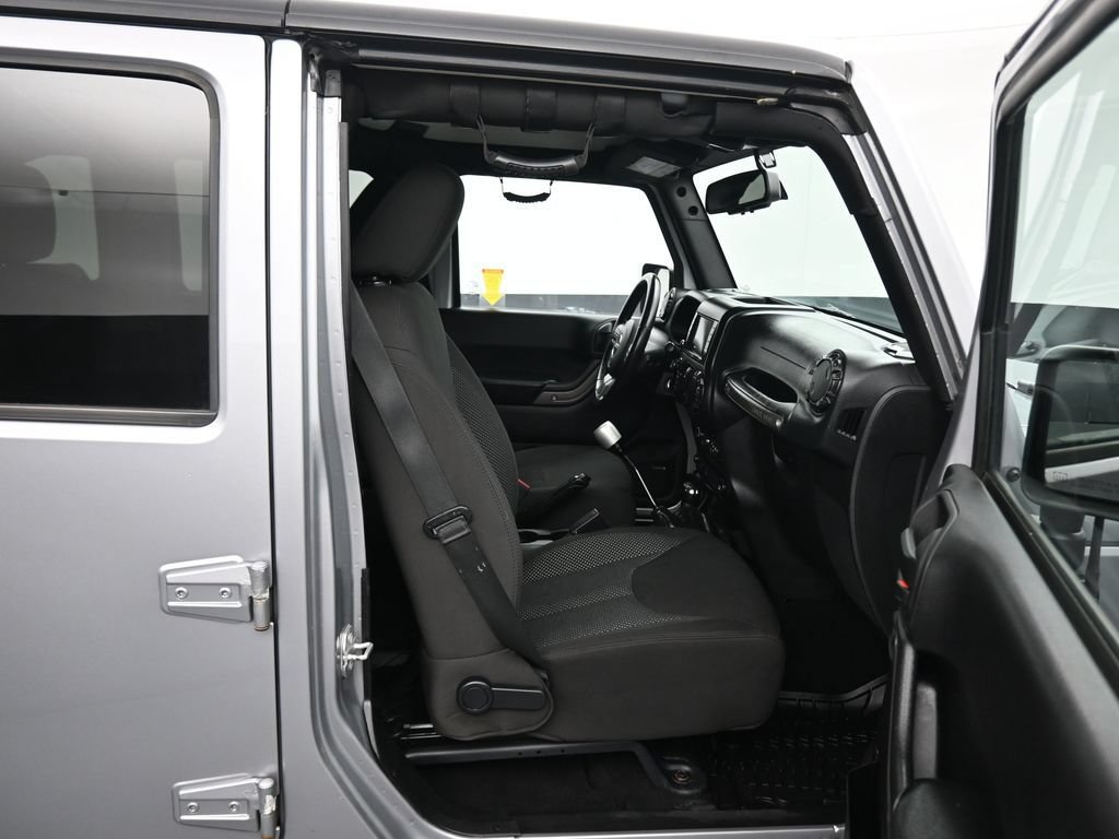 Used 2016 Jeep Wrangler Unlimited Sport AWD/4WD image 32