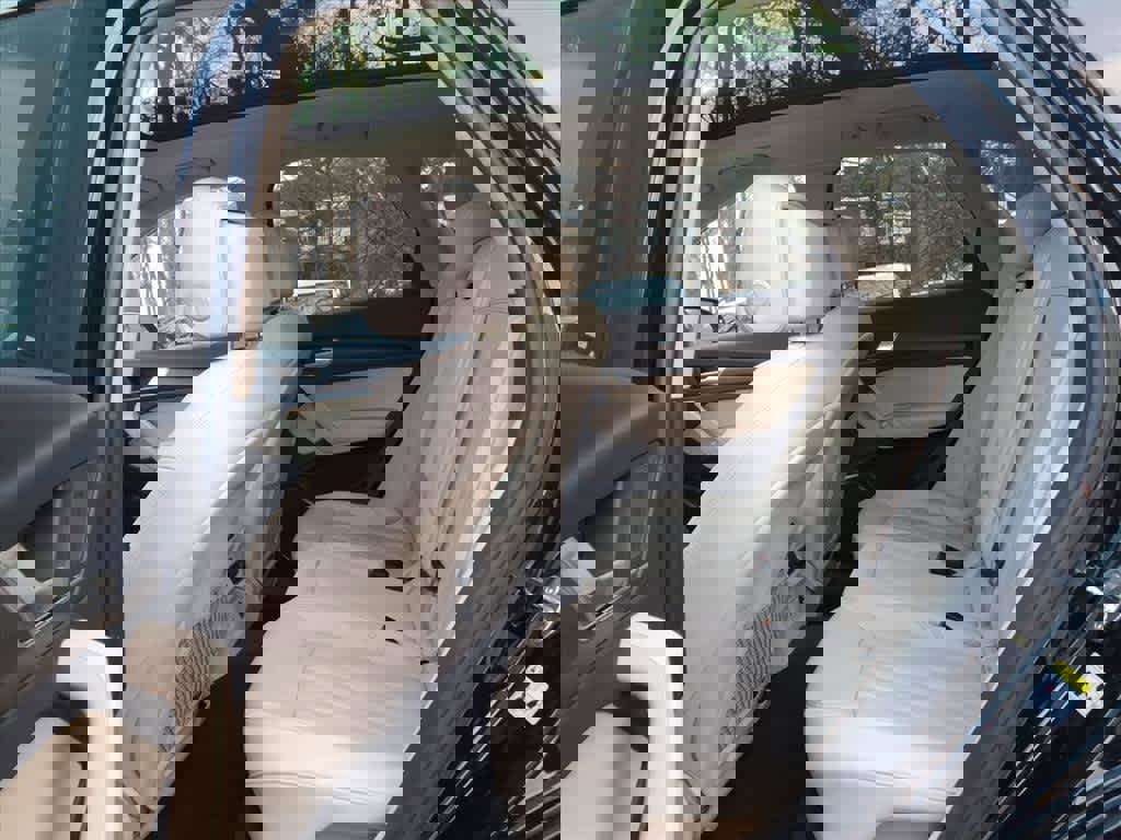 Used 2023 Audi Q5 2.0T Premium w/ Convenience Package image 15