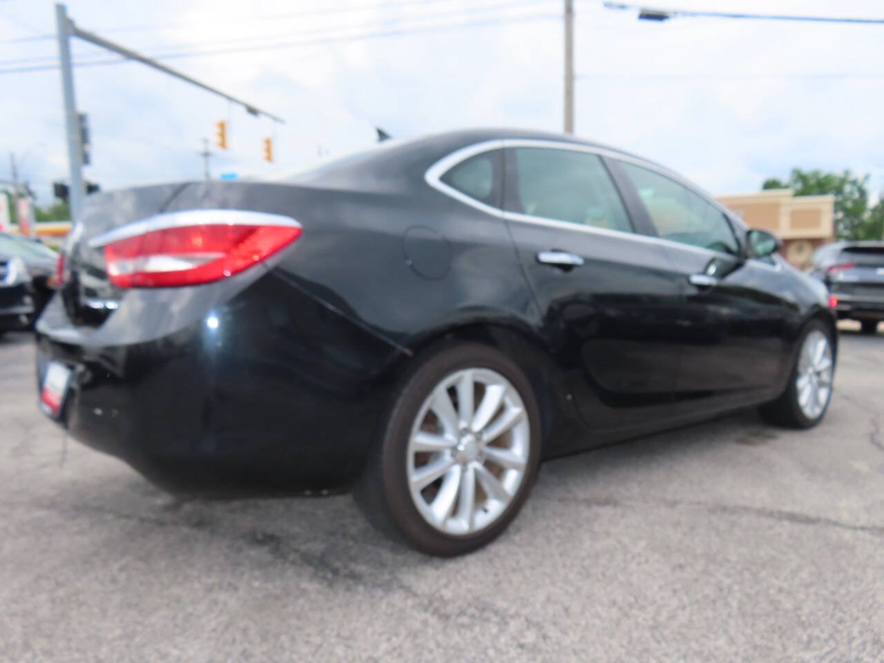 Used 2013 Buick Verano FWD image 2