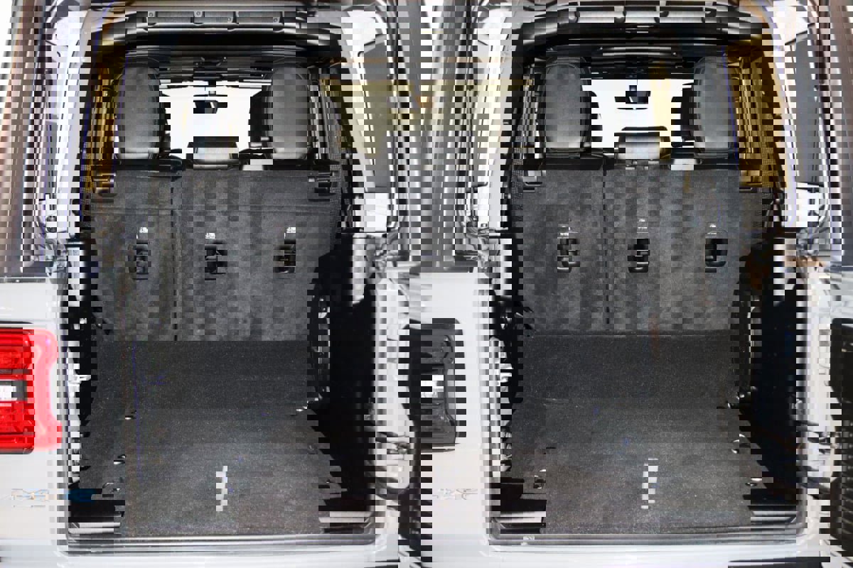 Used 2022 Jeep Wrangler Unlimited Sahara w/ Cold Weather Group image 85