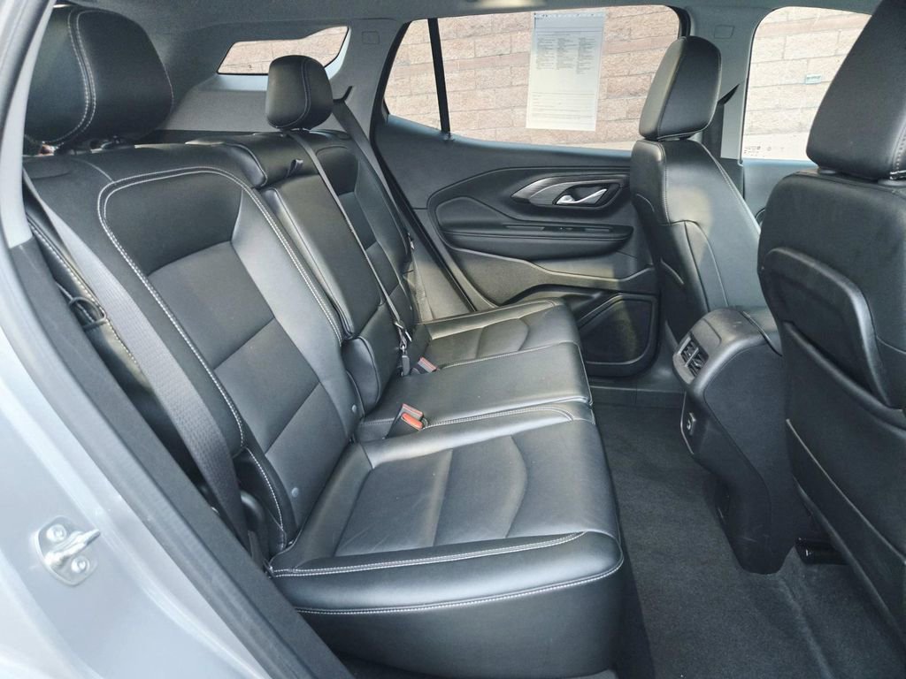 Used 2024 GMC Terrain SLT image 14