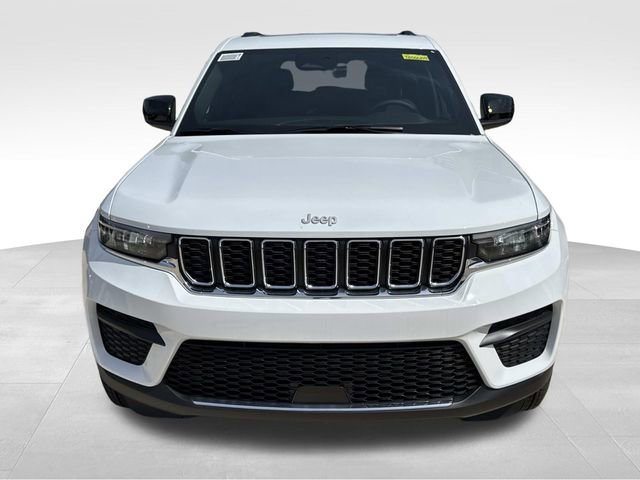 New 2026 Jeep Grand Cherokee Laredo X RWD image 2