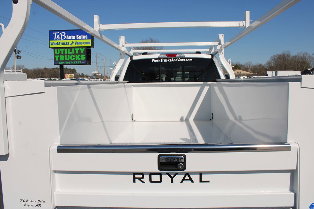 Used 2024 Ford F350 XL w/ XL Chrome Package image 40