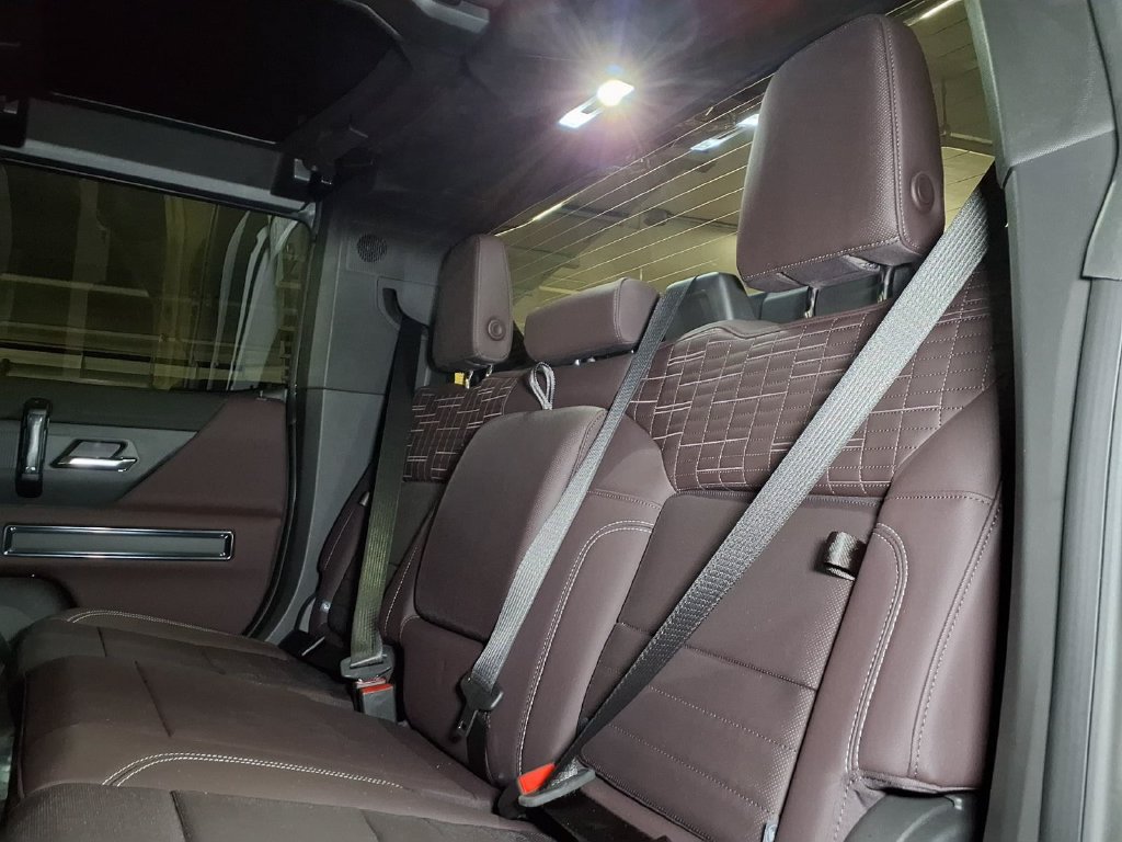 New 2026 GMC Hummer EV 4x4 Crew Cab w/ LPO, Illumination Package image 12