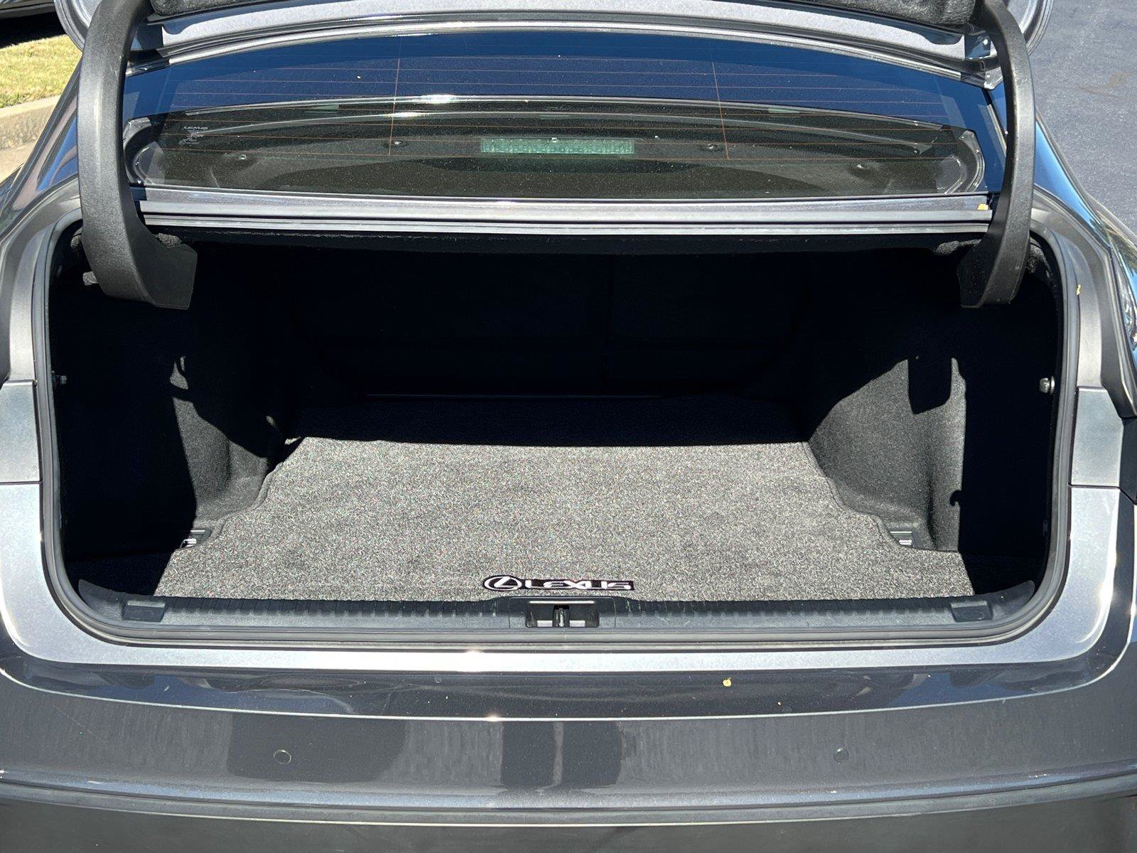 Used 2023 Lexus IS 300 w/ Comfort Package RWD image 18