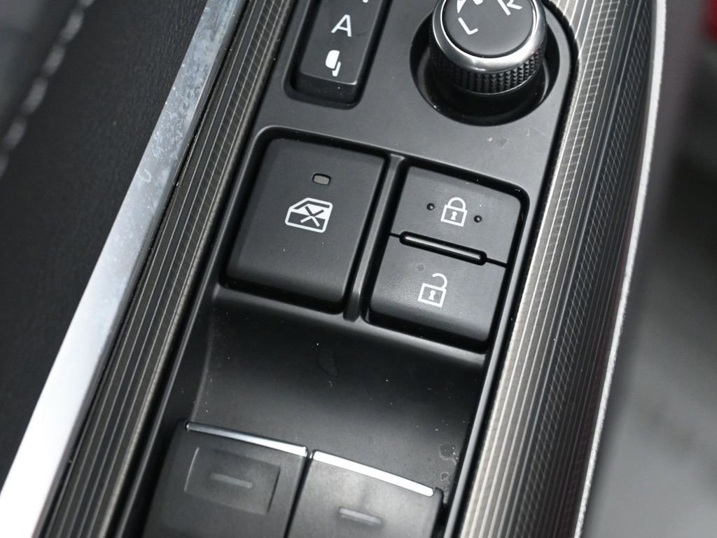 Certified 2024 Toyota Venza Nightshade image 15