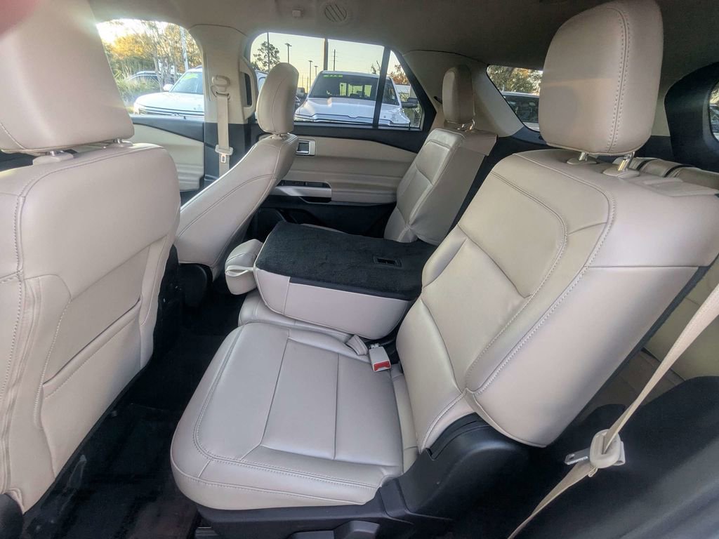 Used 2024 Ford Explorer XLT w/ Equipment Group 202A image 15