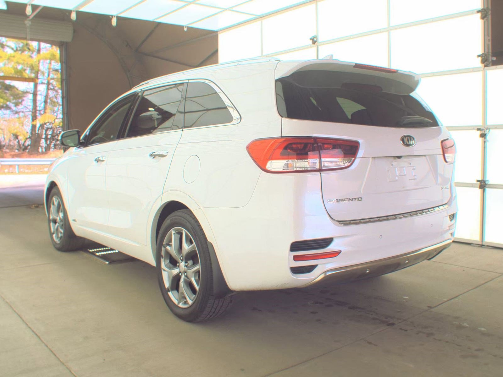 Used 2017 Kia Sorento SX image 10