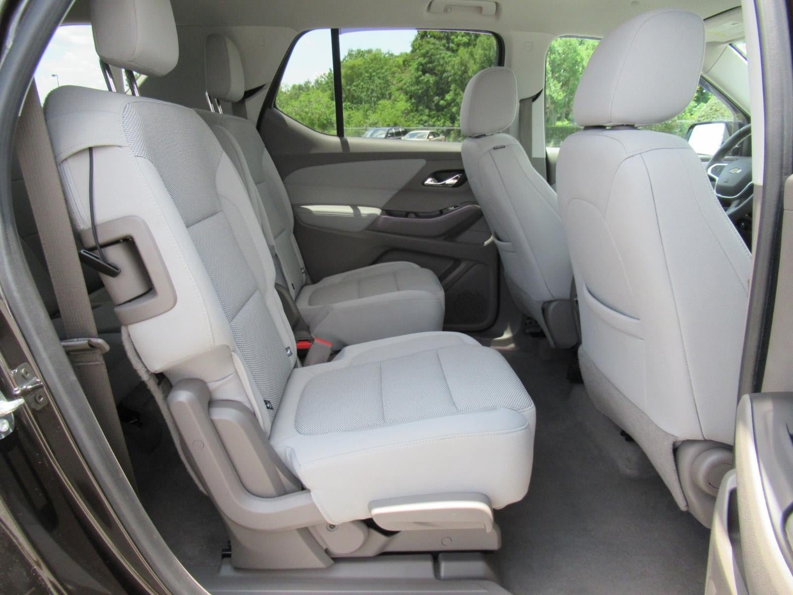 Used 2018 Chevrolet Traverse LT FWD image 32