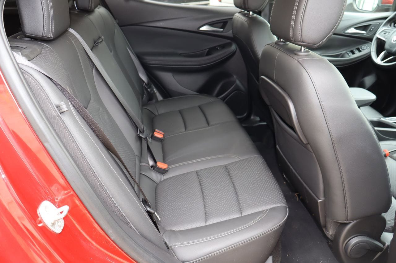 Used 2020 Buick Encore GX Essence w/ Experience Buick Package FWD image 17