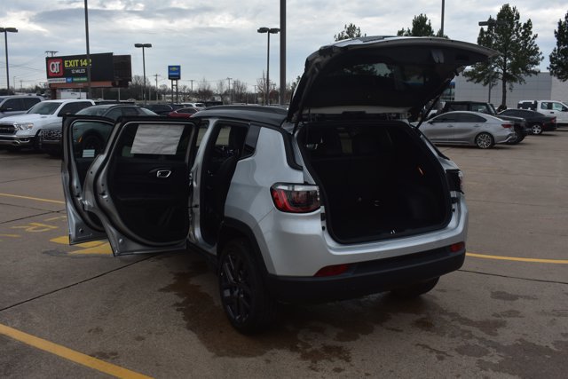 New 2026 Jeep Compass Limited AWD/4WD image 16