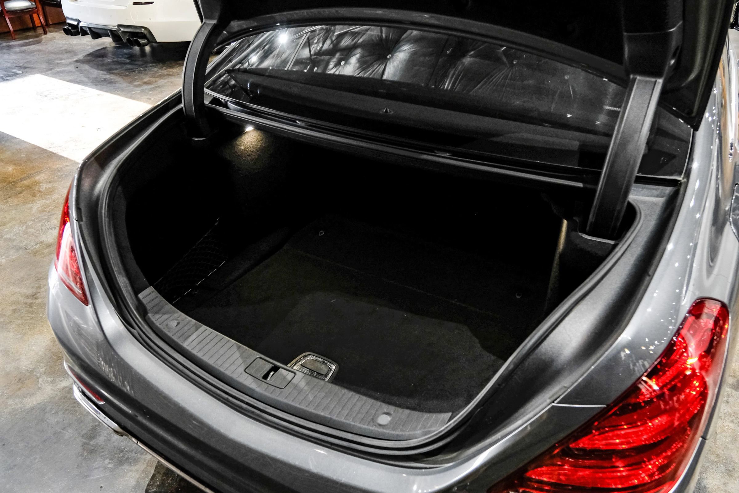 Used 2018 Mercedes-Benz S 560 4MATIC Sedan image 48