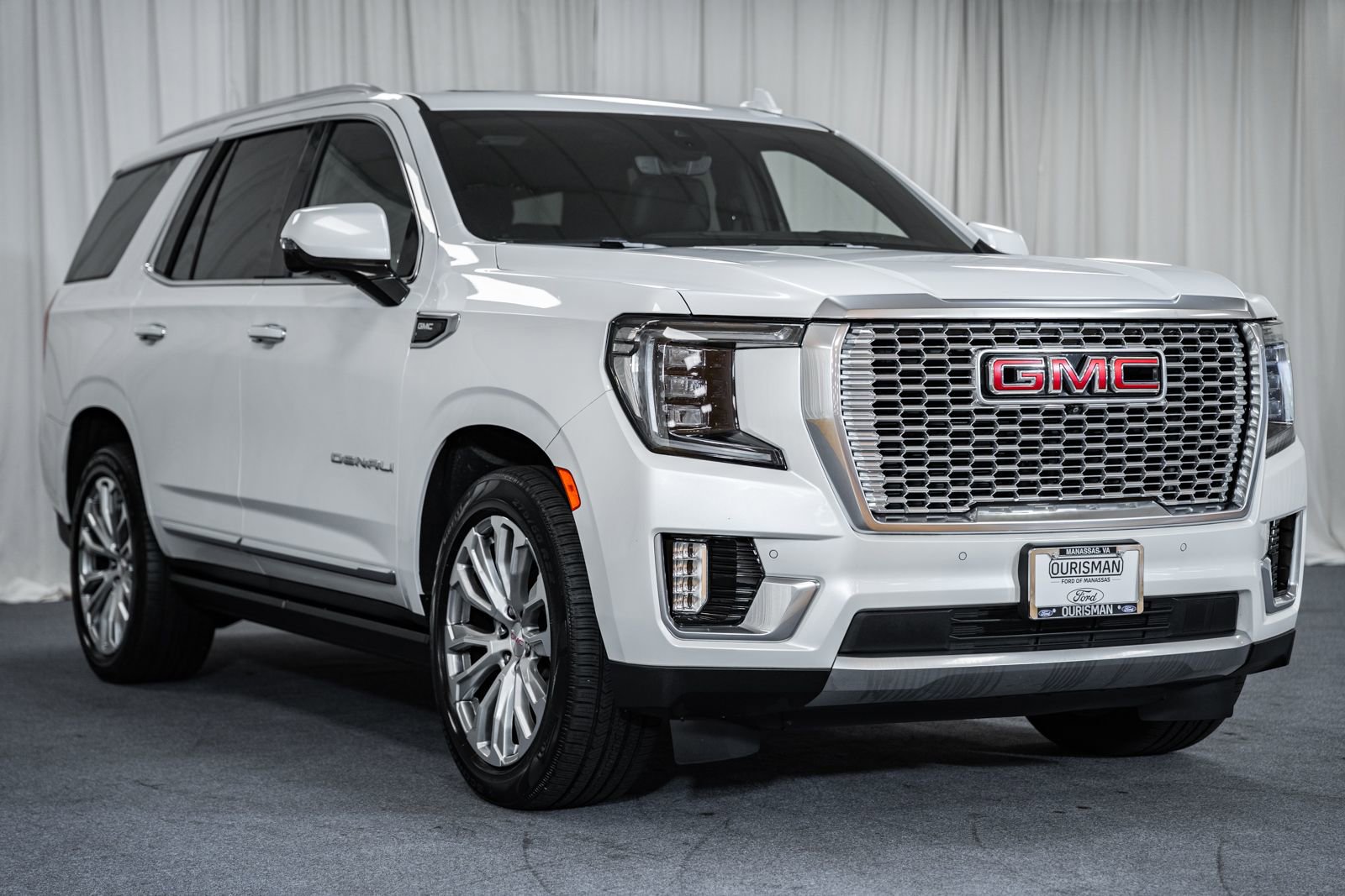 Used 2022 GMC Yukon Denali w/ Denali Premium Package AWD/4WD image 1