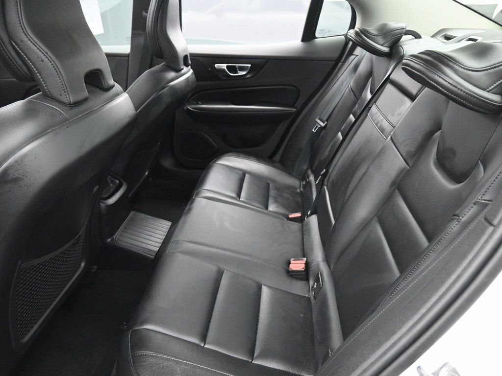 Used 2022 Volvo S60 T8 Inscription image 26
