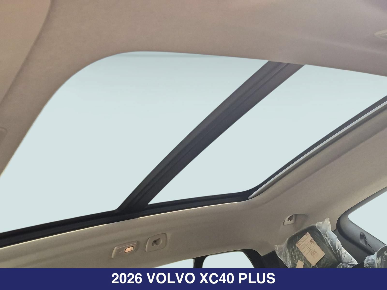 New 2026 Volvo XC40 B5 Plus AWD/4WD image 17