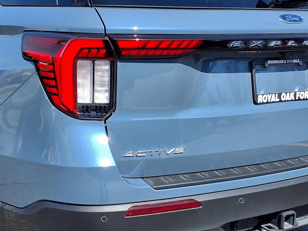 Used 2025 Ford Explorer Active w/ Active Comfort Package AWD/4WD image 7