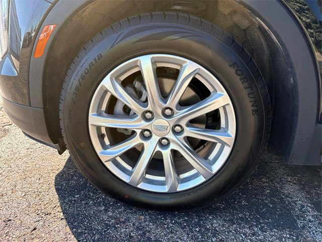 Used 2020 Cadillac XT4 Luxury w/ Cold Weather Package image 17