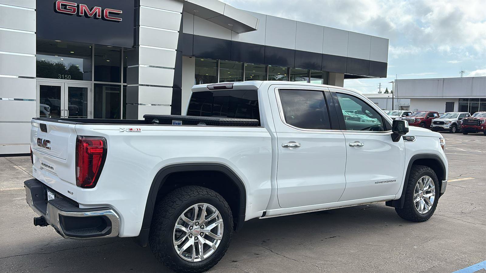 Used 2020 GMC Sierra 1500 SLT w/ SLT Premium Plus Package AWD/4WD image 8