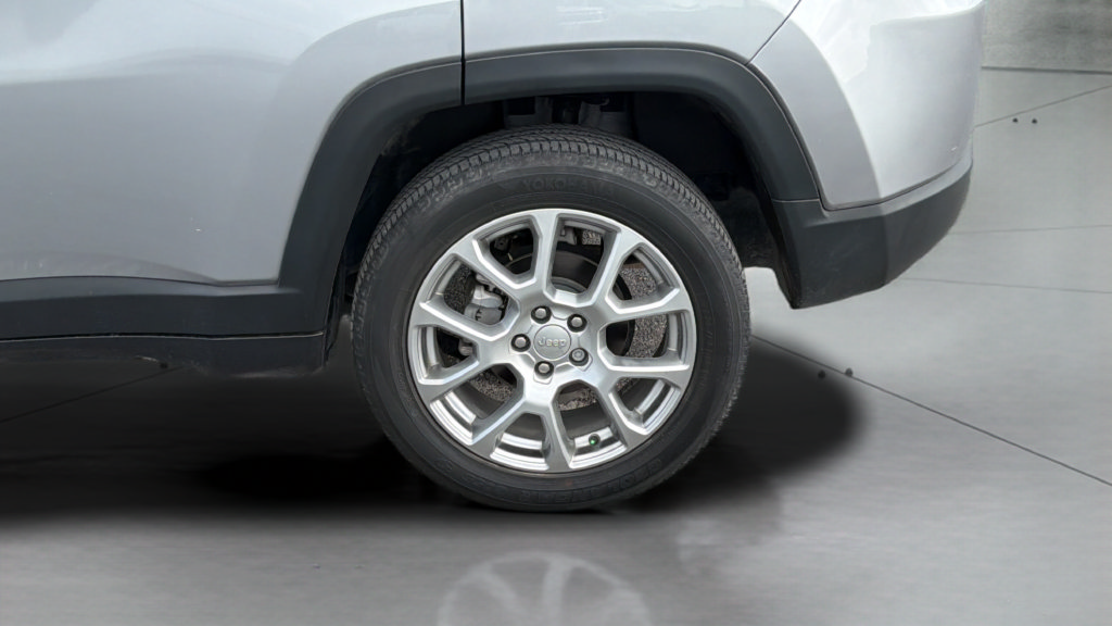 Used 2022 Jeep Compass Latitude AWD/4WD image 16