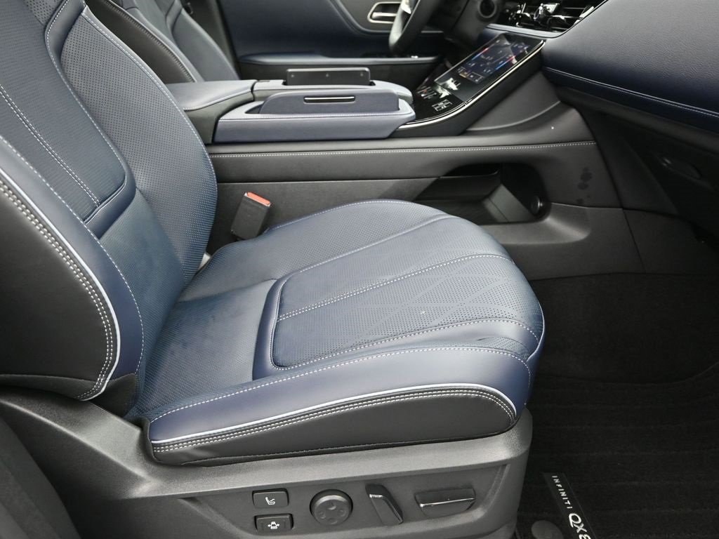 New 2026 INFINITI QX80 4WD w/ Sport Exterior Package image 26