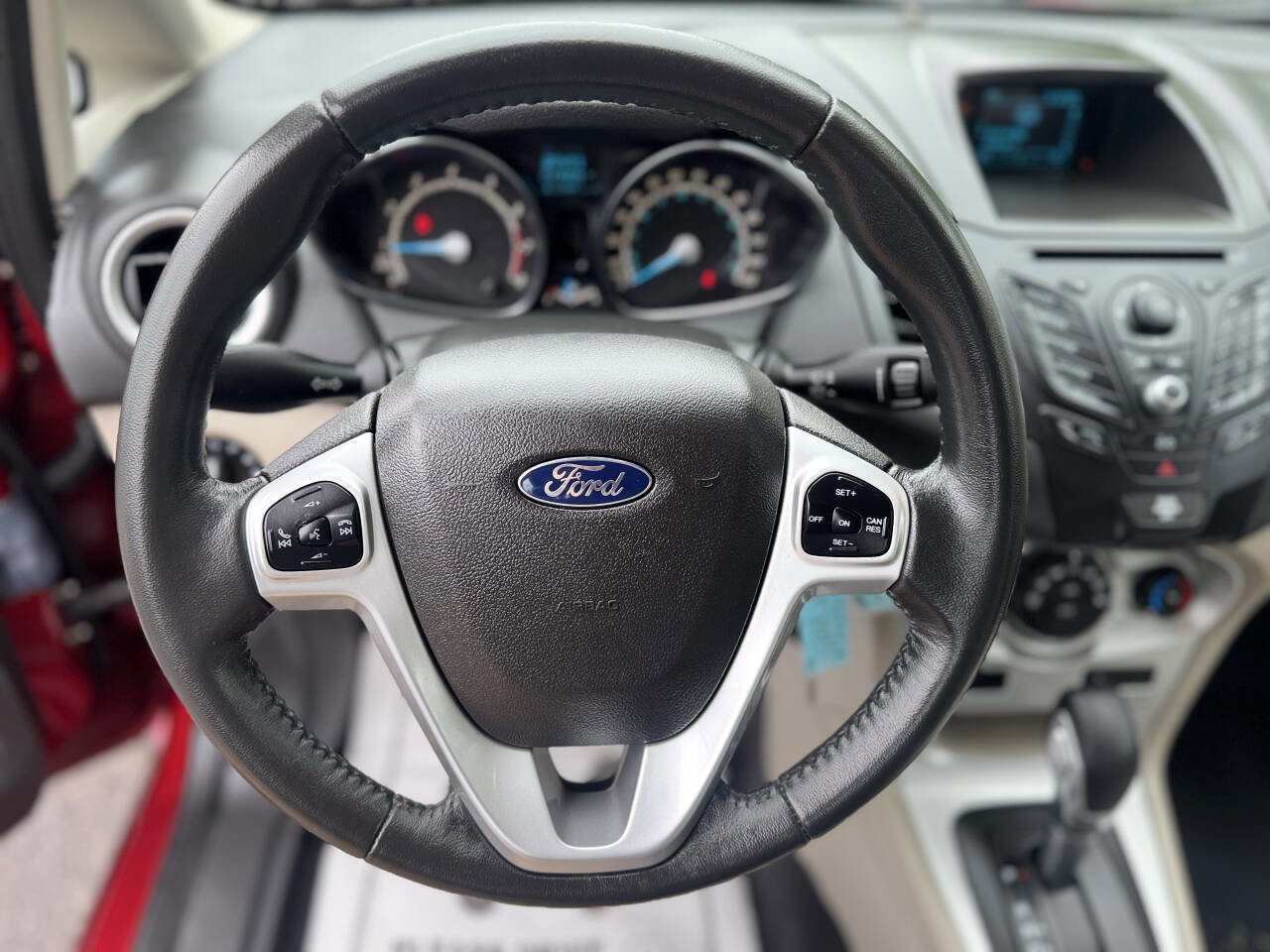 Used 2014 Ford Fiesta SE image 15