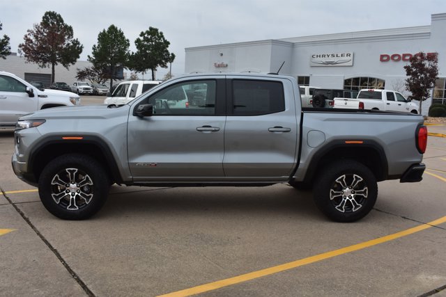 Used 2025 GMC Canyon AT4 image 9