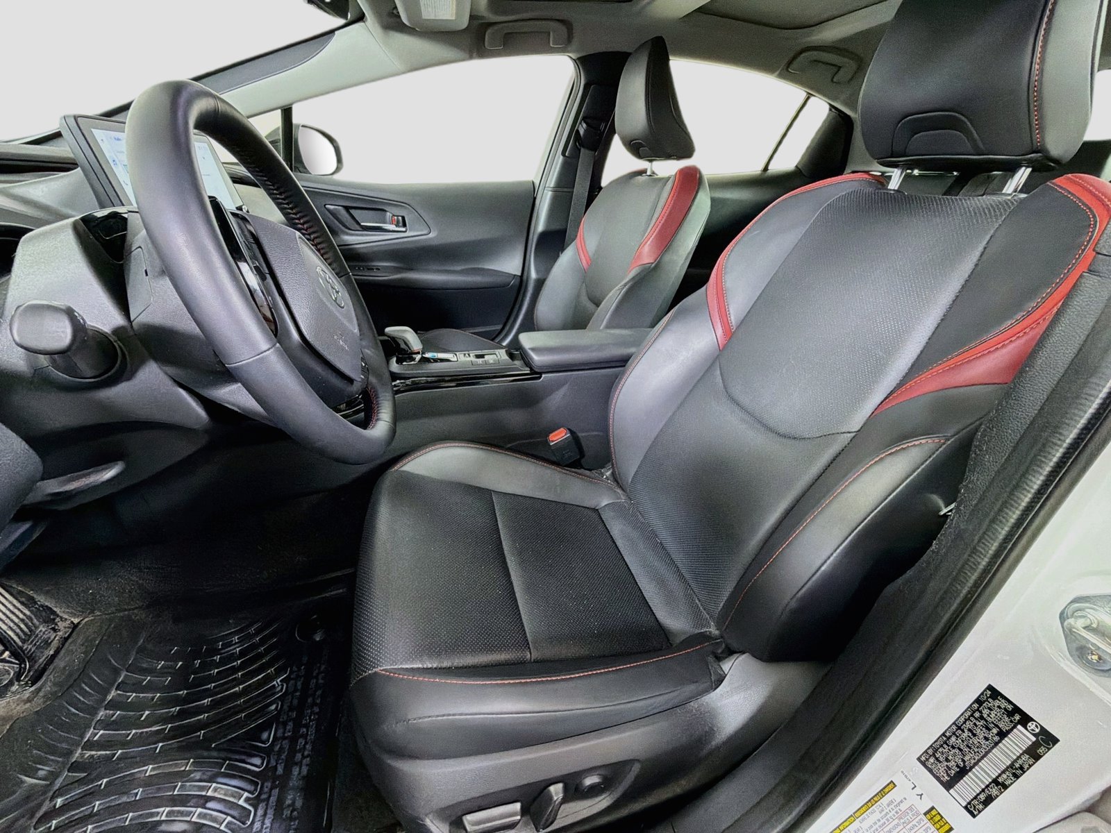 Used 2024 Toyota Prius Prime Premium w/ Advanced Technology Package FWD image 12