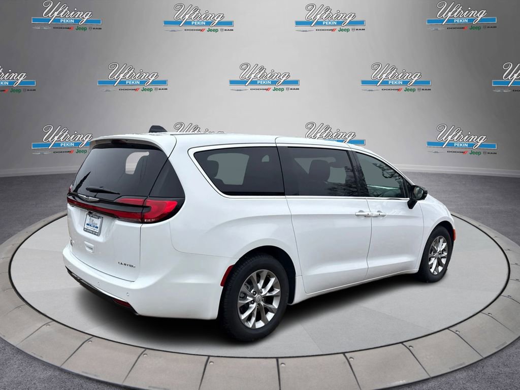 New 2026 Chrysler Pacifica Limited w/ Uconnect Theater Family Group image 3
