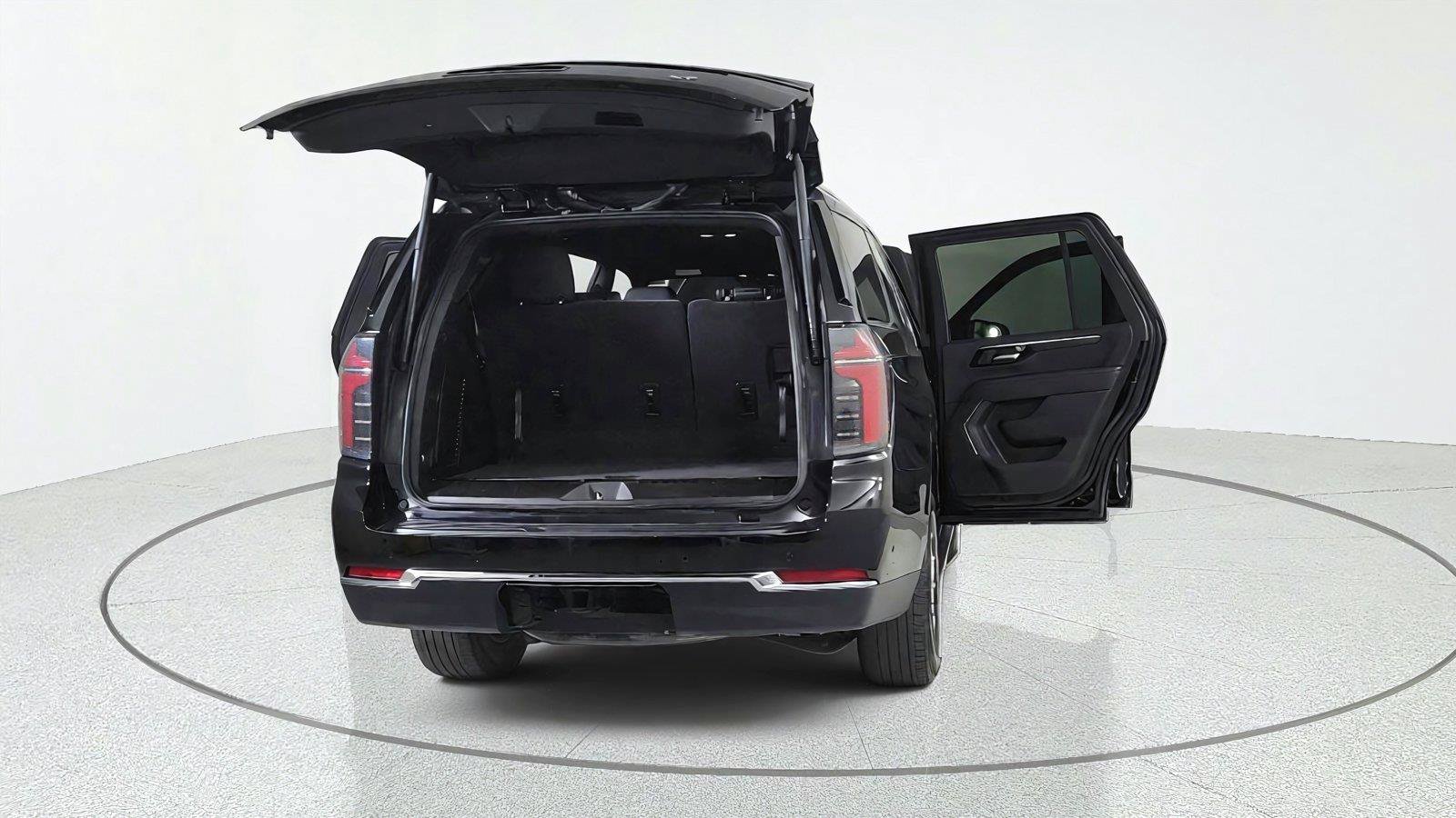 Used 2025 Chevrolet Tahoe LT AWD/4WD image 13
