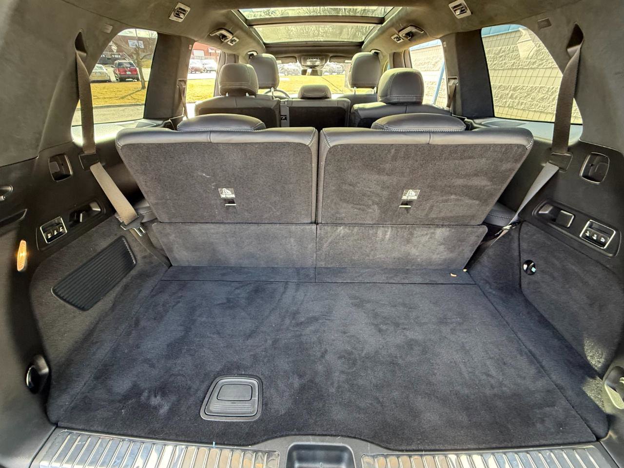 Used 2024 Mercedes-Benz GLS 63 AMG 4MATIC image 35