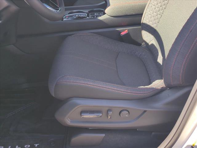 New 2026 Honda Pilot Sport image 4