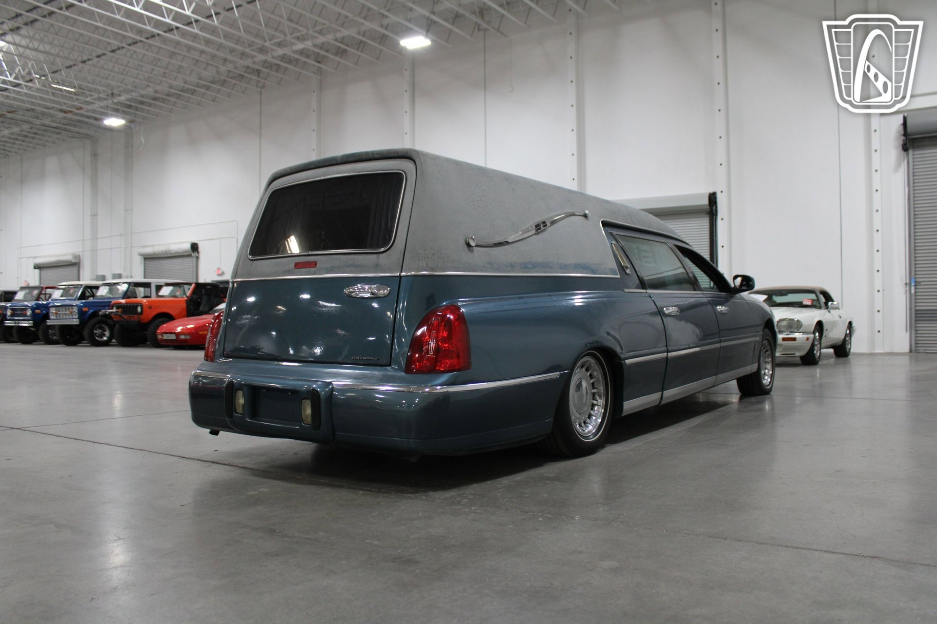 Used 2001 Lincoln Town Car Executive RWD image 26