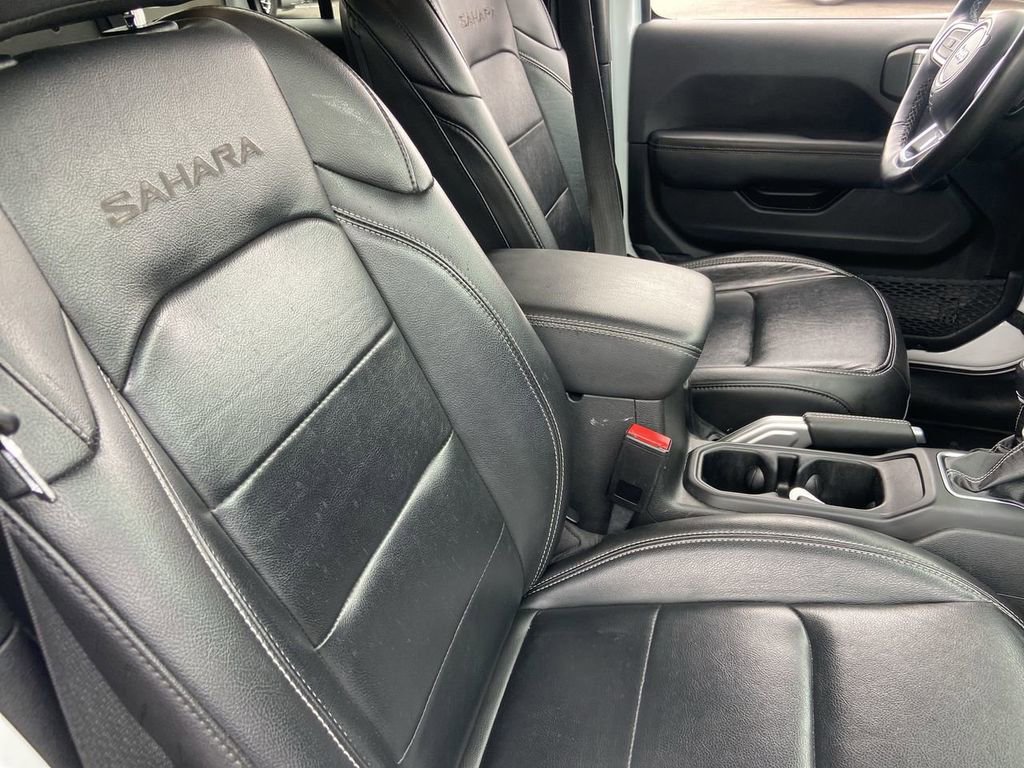 Used 2023 Jeep Wrangler Unlimited Sahara w/ Cold Weather Group AWD/4WD image 24