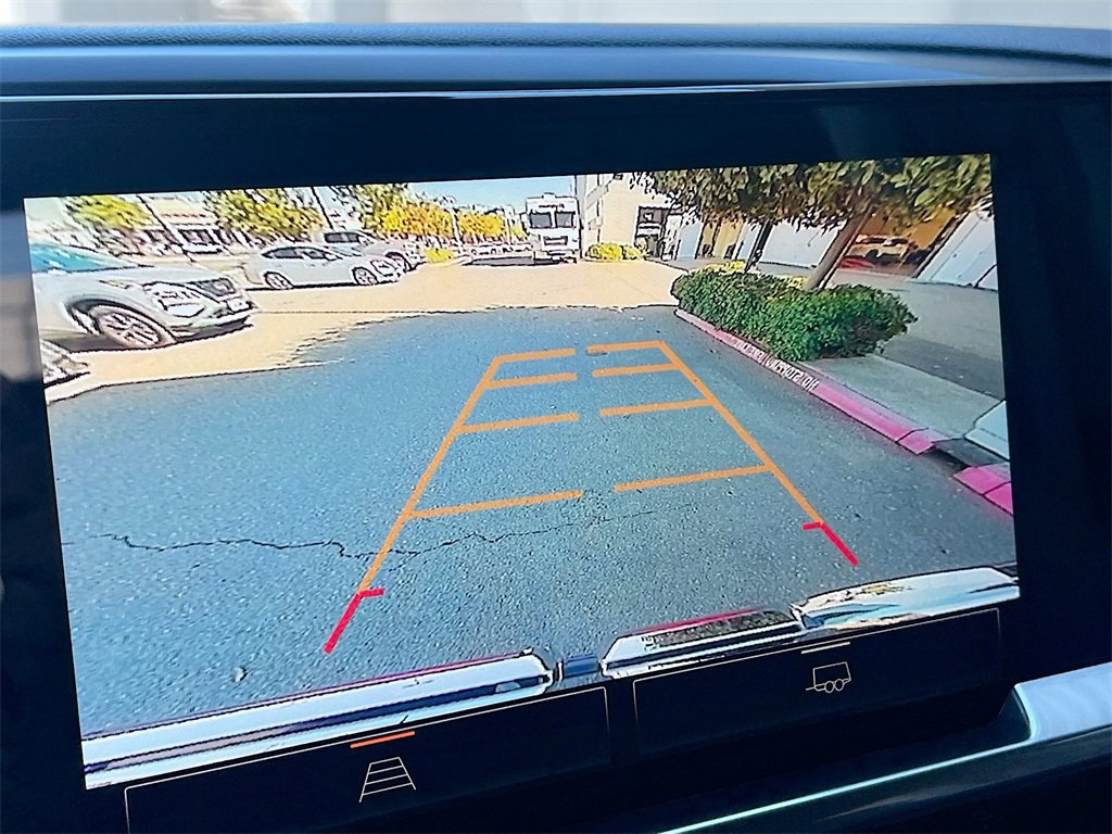 Used 2025 GMC Sierra 1500 Elevation image 14