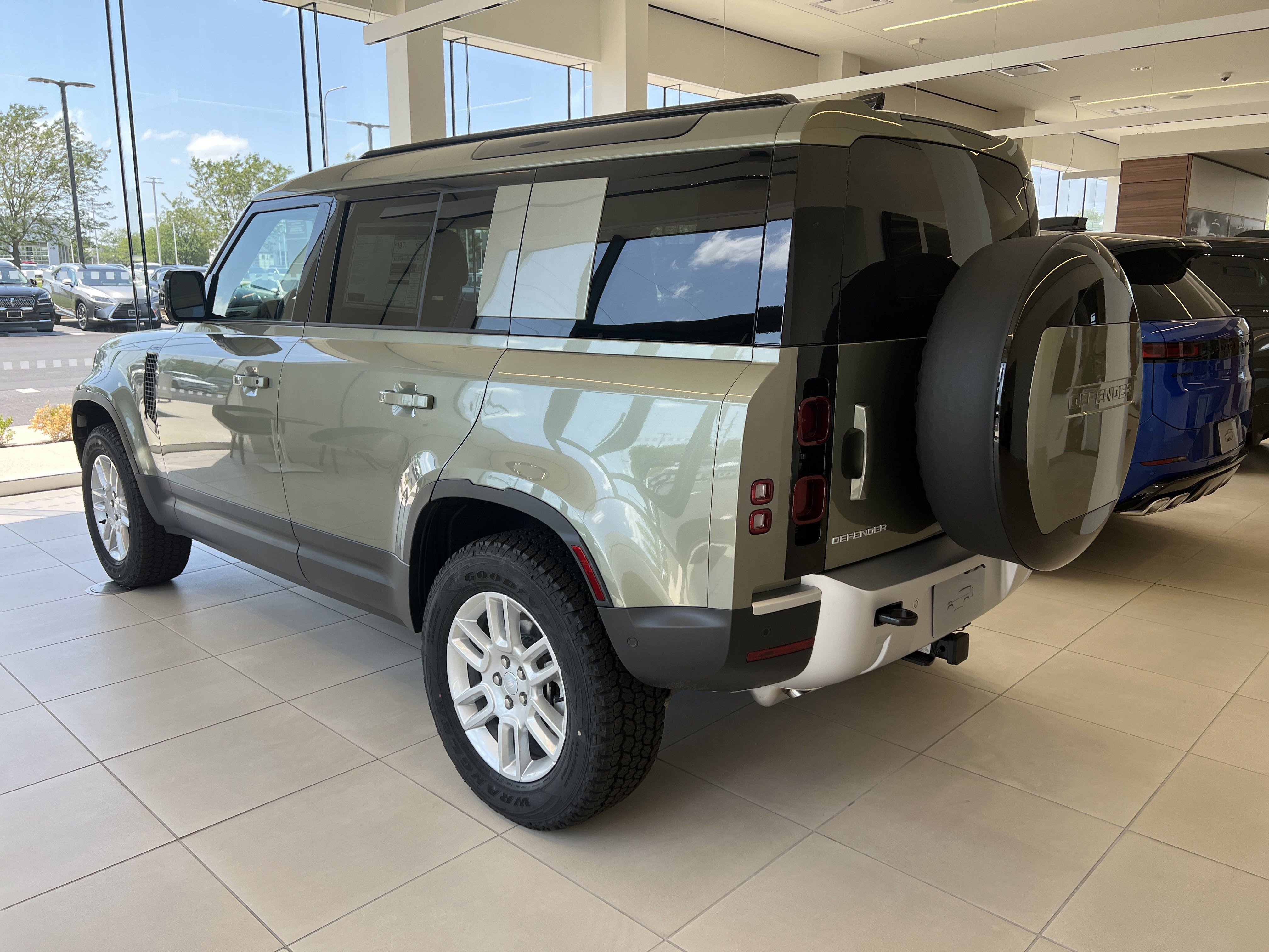 New 2025 Land Rover Defender 110 S image 3