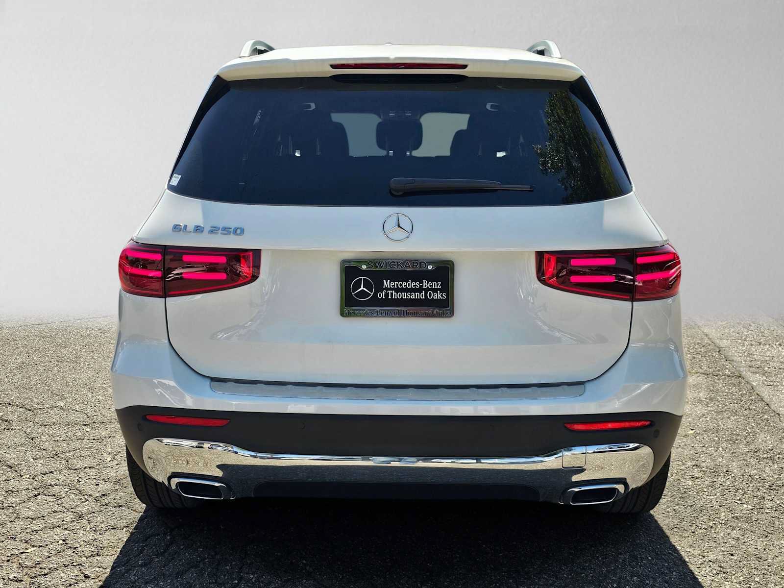 New 2026 Mercedes-Benz GLB 250 image 4