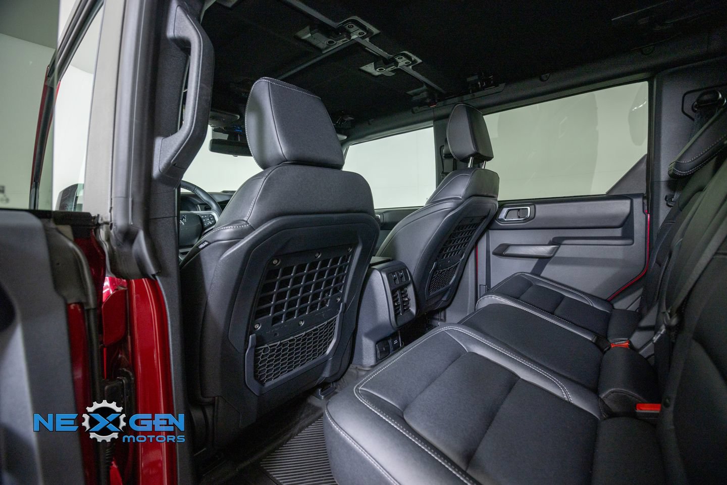 Used 2025 Ford Bronco Badlands AWD/4WD image 31