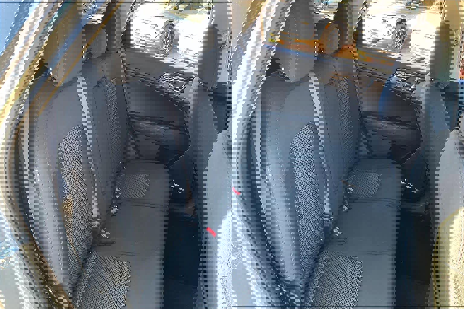 Used 2024 Kia Sportage LX image 19