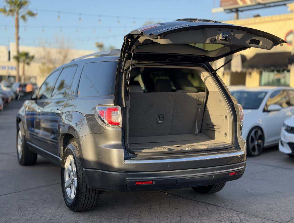 Used 2014 GMC Acadia SLE image 10