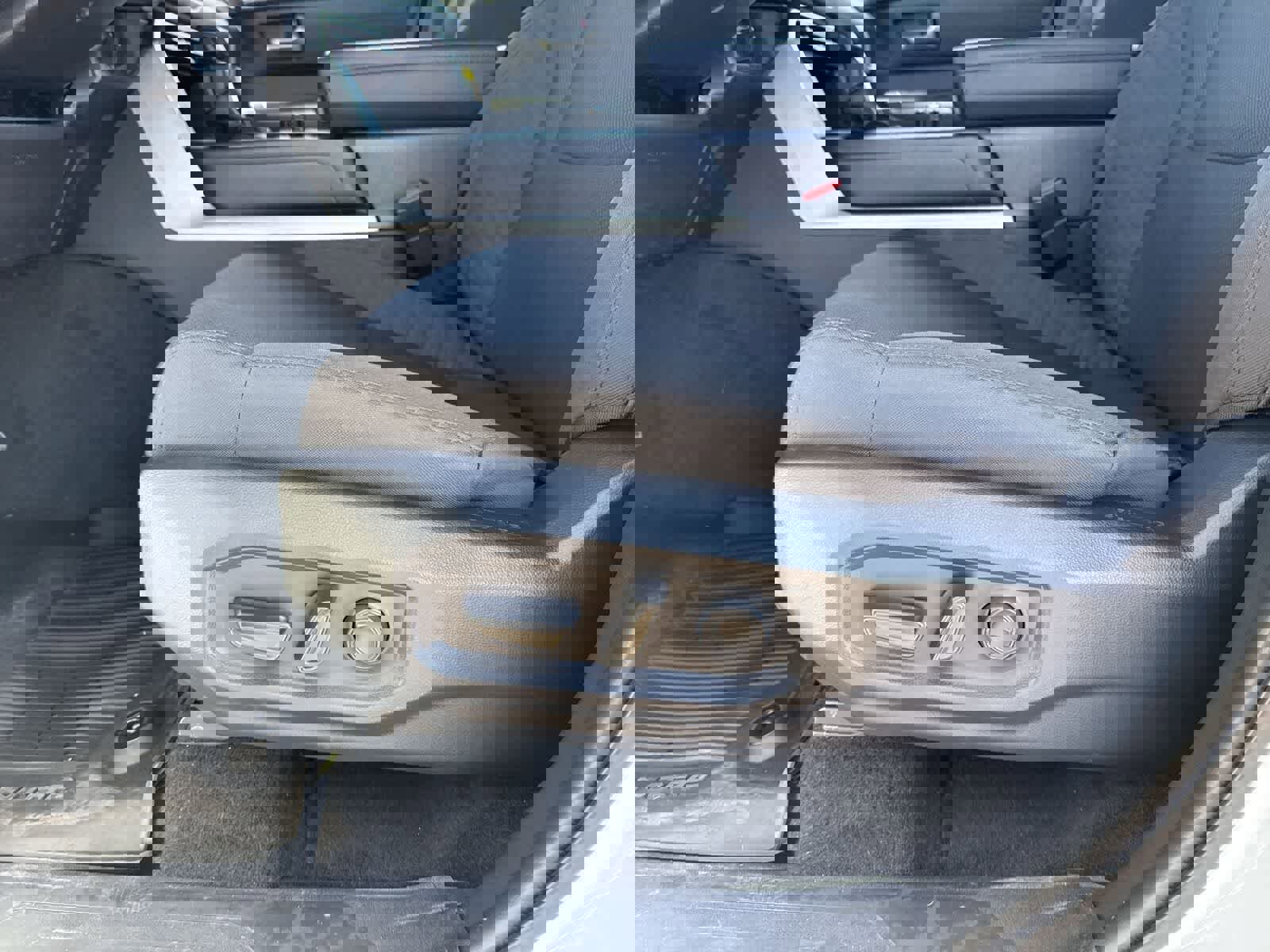 Certified 2025 Toyota Tundra SR5 w/ TRD Off-Road Package AWD/4WD image 19