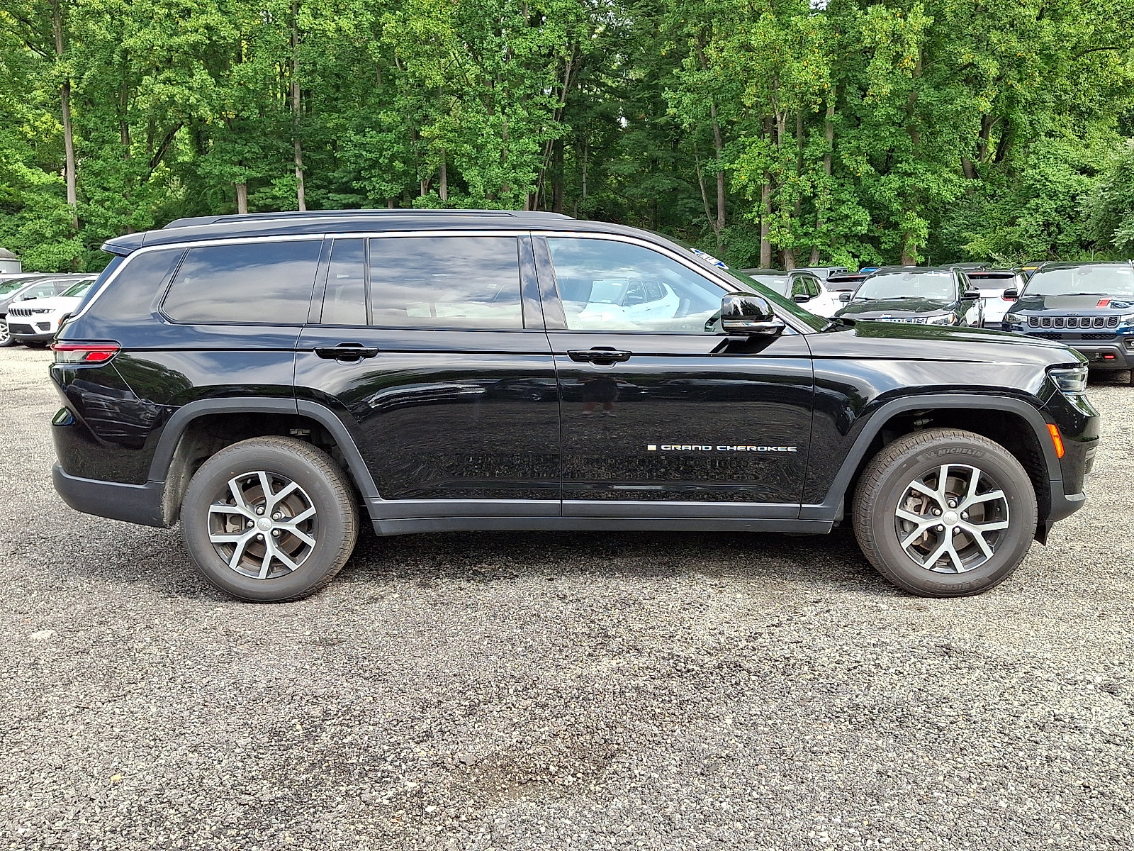 Certified 2025 Jeep Grand Cherokee L Limited AWD/4WD image 7