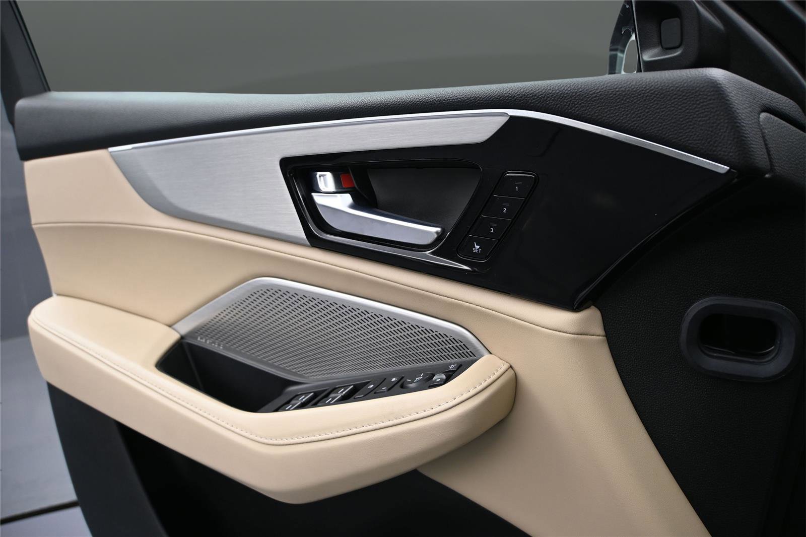 Certified 2024 Acura MDX SH-AWD w/ Technology Package image 6