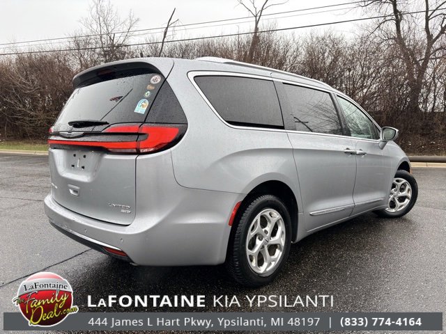 Used 2021 Chrysler Pacifica Limited image 5