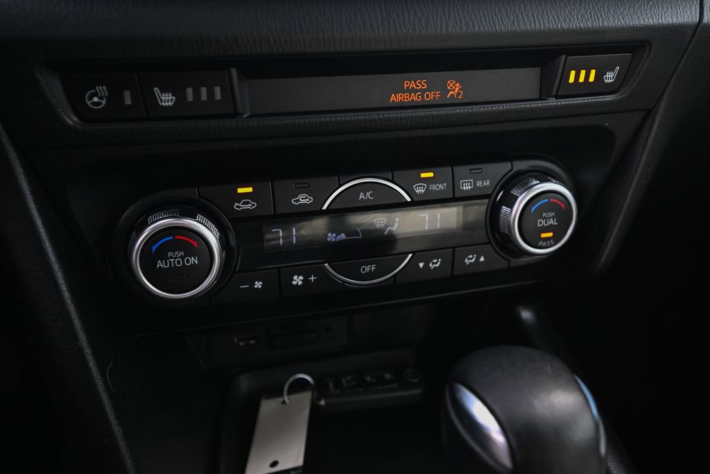 Used 2018 MAZDA MAZDA3 Grand Touring w/ Premium Equipment Package image 34